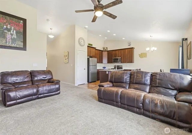 Photo 4 of Sale Pending at 6212 Ramus Ln, Pasco, WA 99301 | MLS# NWM2537488 | Listing updated on 2026-10-01