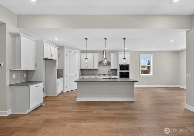 Photo 2 of Single family home for sale at 2719 Bowthorpe St Se, Olympia, WA 98513 | MLS# NWM2537511 | Listing updated on 2026-09-30