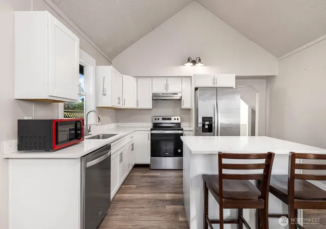 Photo 4 of Single family home for sale at 9807 Park Ave S, Tacoma, WA 98444 | MLS# NWM2537658 | Listing updated on 2026-09-22