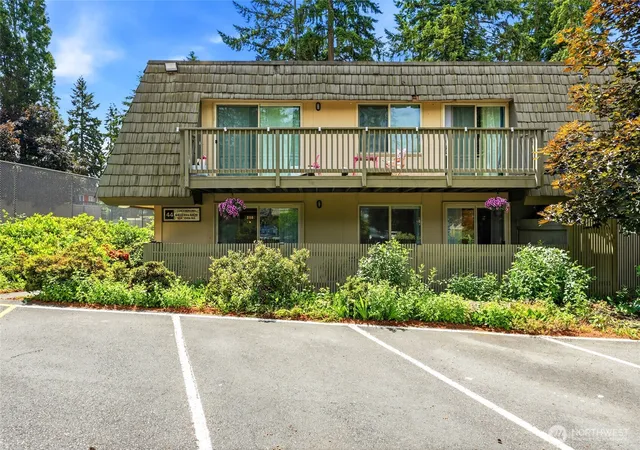 Photo 3 of Condo for sale at 1414 154th Avenue NE #4403, Bellevue, WA 98007 | MLS# NWM2537696 | Listing updated on 2026-09-29