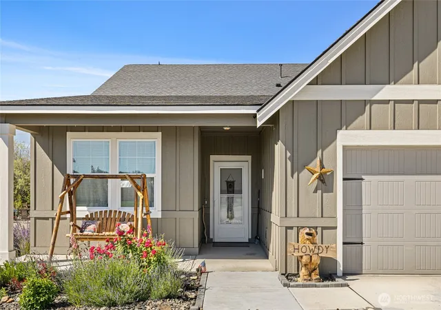 Photo 2 of Single family home for sale at 2907 Dapple Gray Way, Ellensburg, WA 98926 | MLS# NWM2537767 | Listing updated on 2026-09-30