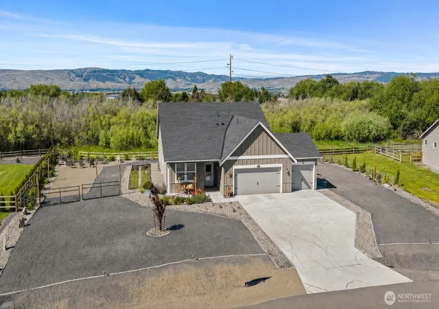 Photo 4 of Single family home for sale at 2907 Dapple Gray Way, Ellensburg, WA 98926 | MLS# NWM2537767 | Listing updated on 2026-09-30