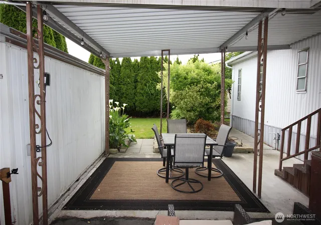 Photo 3 of Manufactured home for sale at 920 Cottonwood Dr, Enumclaw, WA 98022 | MLS# NWM2537796 | Listing updated on 2026-09-22