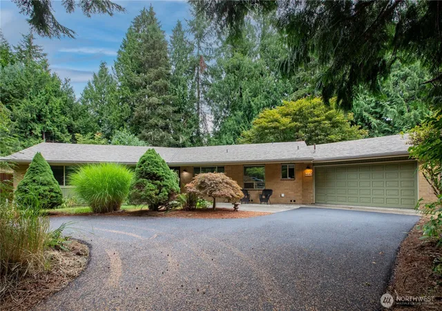 Photo 1 of Sale Pending at 4642 Claridge Dr Se, Olympia, WA 98501 | MLS# NWM2537978 | Listing updated on 2026-09-11