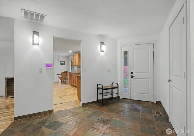 Photo 4 of Sale Pending at 4642 Claridge Dr SE, Olympia, WA 98501 | MLS# NWM2537978 | Listing updated on 2026-09-11