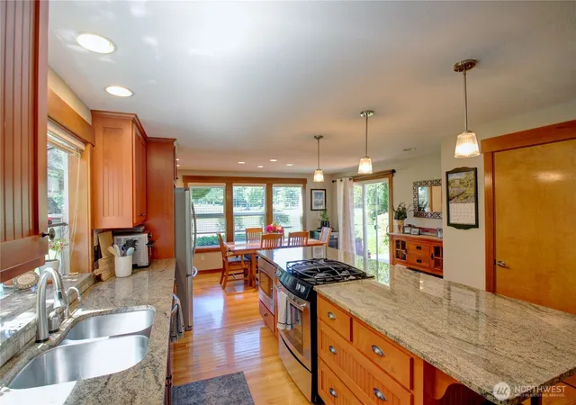 Photo 3 of Sale Pending at 12270 Maple Crst Dr, Burlington, WA 98233 | MLS# NWM2538045 | Listing updated on 2026-09-30