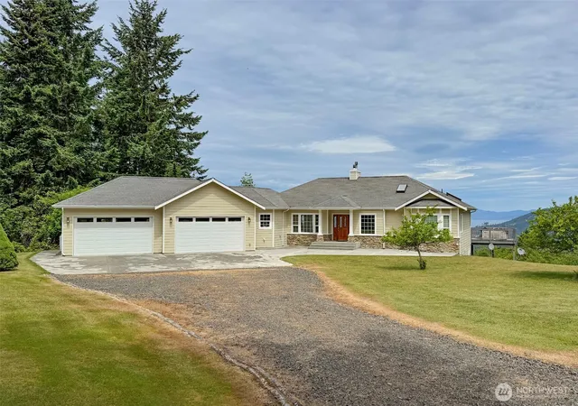 Photo 3 of Single family home for sale at 201 Karvellis Ln, Port Angeles, WA 98363 | MLS# NWM2538054 | Listing updated on 2026-09-22