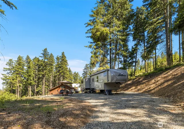 Photo 2 of Land for sale at 180 Horse Heaven Rd, Cle Elum, WA 98922 | MLS# NWM2538078 | Listing updated on 2026-09-22