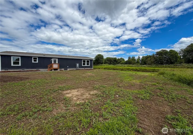 Photo 2 of Sale Pending at 4561 Windemere St, Longview, WA 98632 | MLS# NWM2538133 | Listing updated on 2026-09-28