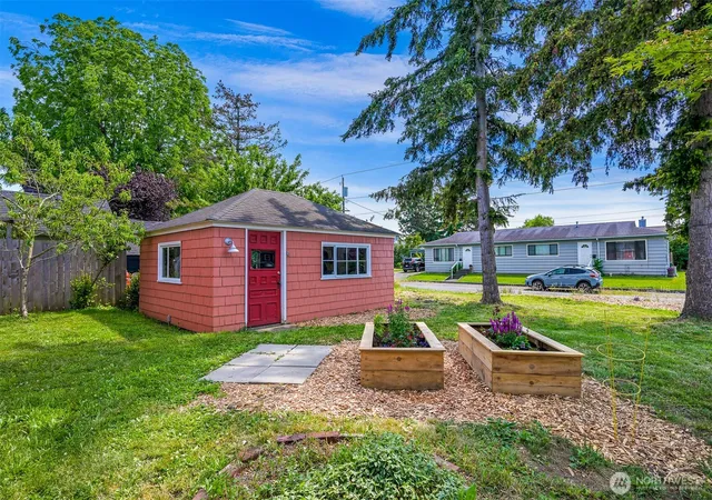 Photo 3 of Single family home for sale at 2500 I St, Bellingham, WA 98225 | MLS# NWM2538268 | Listing updated on 2026-09-22