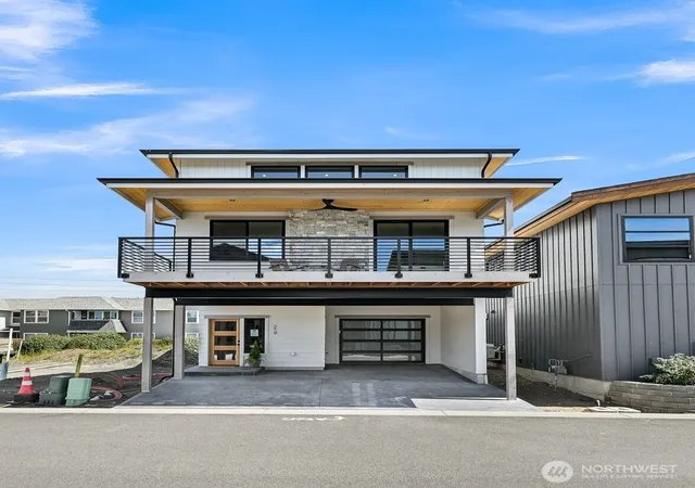 Condo for sale at 219 Skipping Stone Loop, Lynden, WA 98264 | MLS# NWM2538277