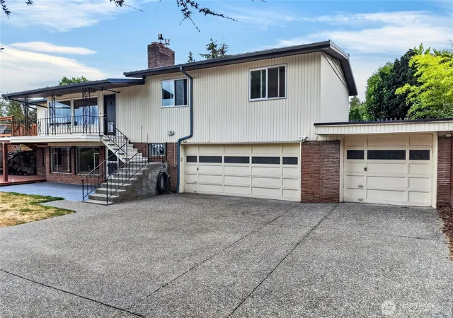 Photo 3 of Sale Pending at 3613 N 30th Street, Tacoma, WA 98407 | MLS# NWM2538371 | Listing updated on 2026-09-25