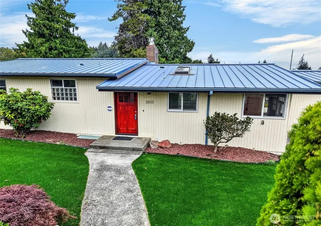 Photo 4 of Sale Pending at 3613 N 30th Street, Tacoma, WA 98407 | MLS# NWM2538371 | Listing updated on 2026-09-25