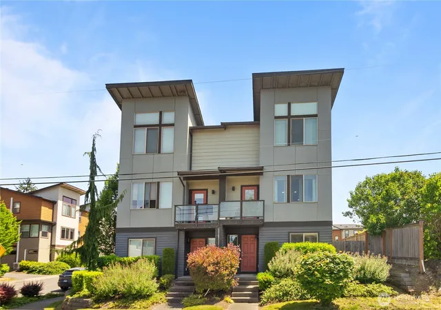 Photo 1 of Townhouse for sale at 314 Bremerton Ave Ne, Renton, WA 98059 | MLS# NWM2538534 | Listing updated on 2026-09-29