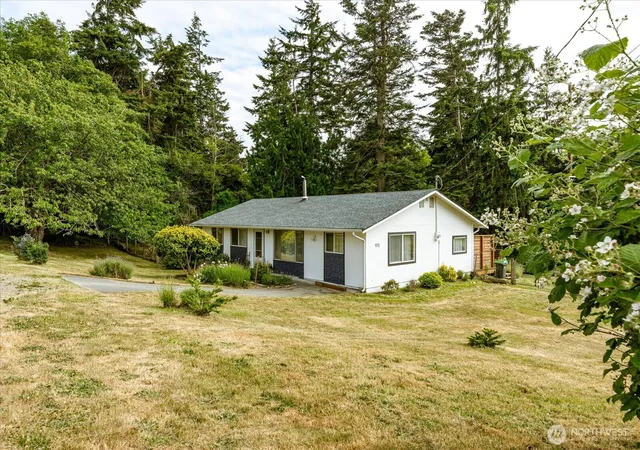 Photo 3 of Single family home for sale at 975 Ferry Ave, Coupeville, WA 98239 | MLS# NWM2538539 | Listing updated on 2026-09-27