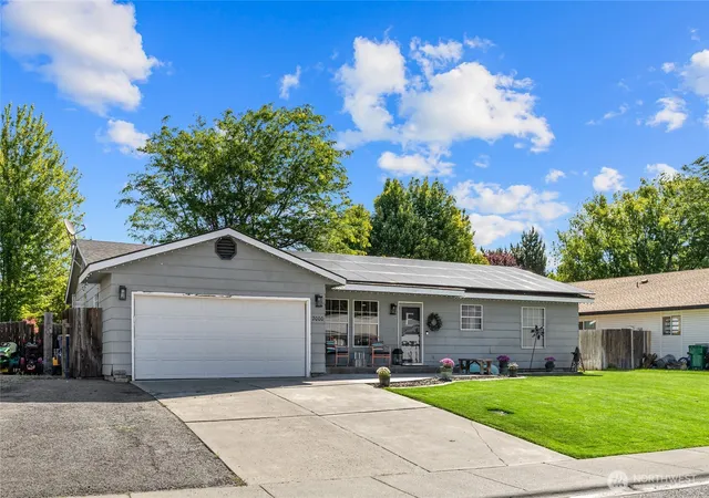 Photo 3 of Single family home for sale at 2000 N Green Parks Dr, Ellensburg, WA 98926 | MLS# NWM2538560 | Listing updated on 2026-09-22