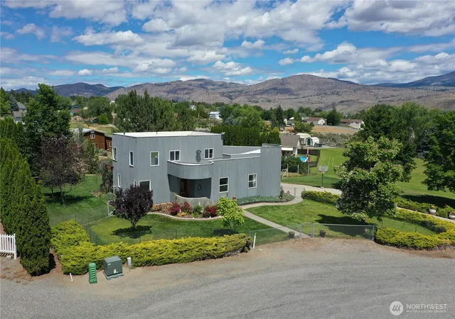 Photo 2 of Single family home for sale at 36 River Overlook St, Omak, WA 98841 | MLS# NWM2538802 | Listing updated on 2026-09-22