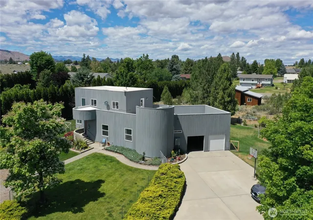 Photo 3 of Single family home for sale at 36 River Overlook St, Omak, WA 98841 | MLS# NWM2538802 | Listing updated on 2026-09-22