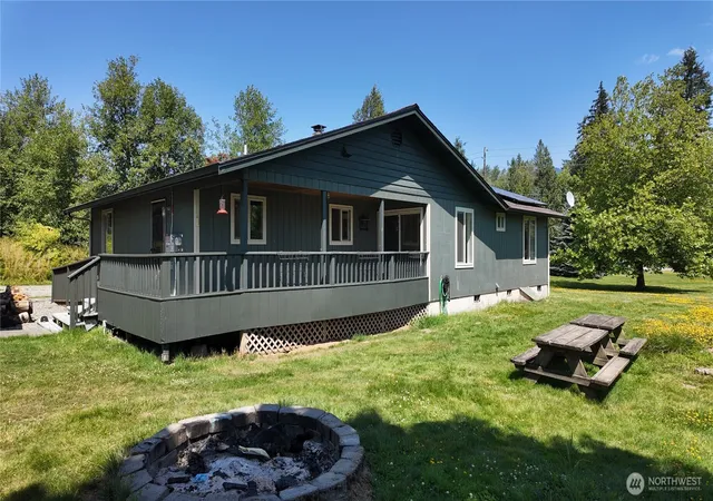 Photo 2 of Sale Pending at 3046 Old Hwy 99 N Rd, Burlington, WA 98233 | MLS# NWM2538845 | Listing updated on 2026-09-25