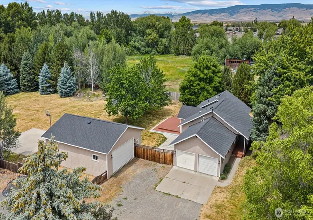 Photo 1 of Single family home for sale at 611 E Kyllo Rd, Ellensburg, WA 98926 | MLS# NWM2539336 | Listing updated on 2026-09-29