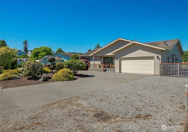Photo 2 of Single family home for sale at 5606 Chehalis Pl, Blaine, WA 98230 | MLS# NWM2539345 | Listing updated on 2026-09-17