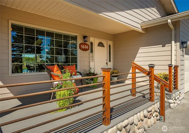 Photo 3 of Single family home for sale at 5606 Chehalis Pl, Blaine, WA 98230 | MLS# NWM2539345 | Listing updated on 2026-09-17