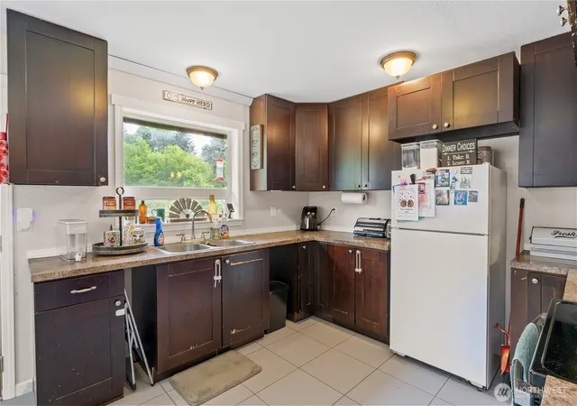 Photo 3 of Sale Pending at 1904 N River Rd, Cosmopolis, WA 98537 | MLS# NWM2539413 | Listing updated on 2026-09-25