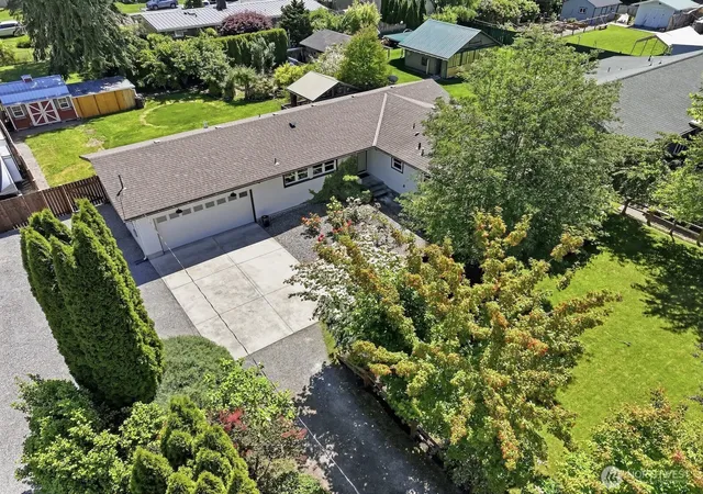 Photo 2 of Sale Pending at 4232 332nd Avenue Se, Fall City, WA 98024 | MLS# NWM2539491 | Listing updated on 2026-09-25