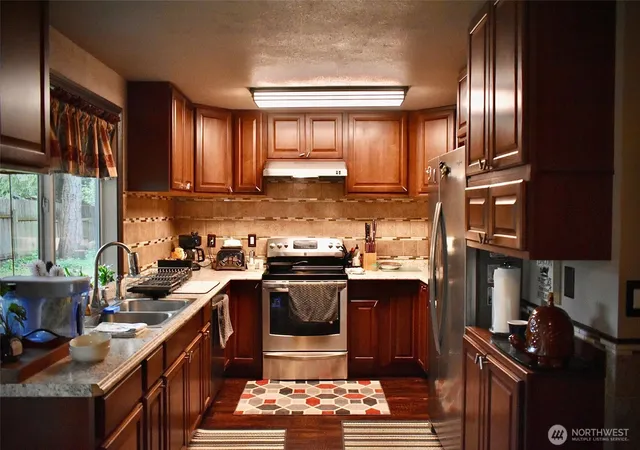 Photo 4 of Single family home for sale at 4908 34th Court SE, Lacey, WA 98503 | MLS# NWM2539796 | Listing updated on 2026-09-22