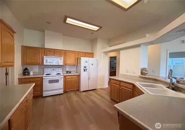 Photo 4 of Manufactured home for sale at 6108 91st Street Ct E #123, Puyallup, WA 98371 | MLS# NWM2539878 | Listing updated on 2026-09-22