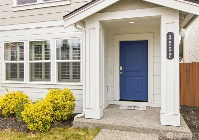 Photo 2 of Single family home for sale at 4252 Savannah Loop Ne, Olympia, WA 98516 | MLS# NWM2539953 | Listing updated on 2026-10-01