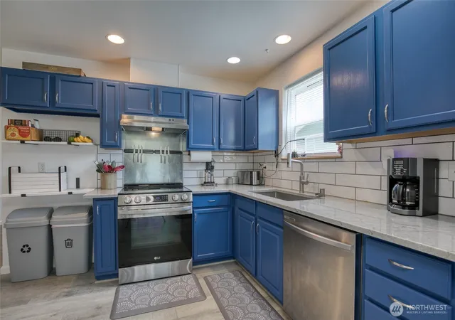Photo 2 of Single family home for sale at 1205 S Evans, Aberdeen, WA 98520 | MLS# NWM2540044 | Listing updated on 2026-09-22