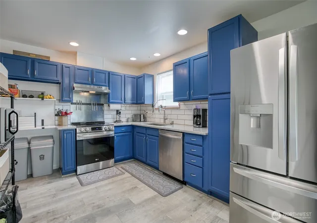Photo 3 of Single family home for sale at 1205 S Evans, Aberdeen, WA 98520 | MLS# NWM2540044 | Listing updated on 2026-09-22