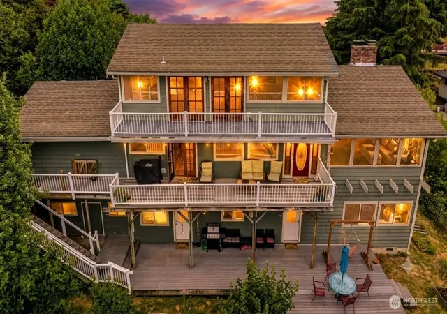 Photo 2 of Sale Pending at 21030 7th Avenue S, Des Moines, WA 98198 | MLS# NWM2540137 | Listing updated on 2026-09-30