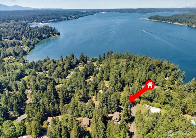 Photo 2 of Single family home for sale at 8210 University Point Cir Ne, Bremerton, WA 98311 | MLS# NWM2540259 | Listing updated on 2026-09-30