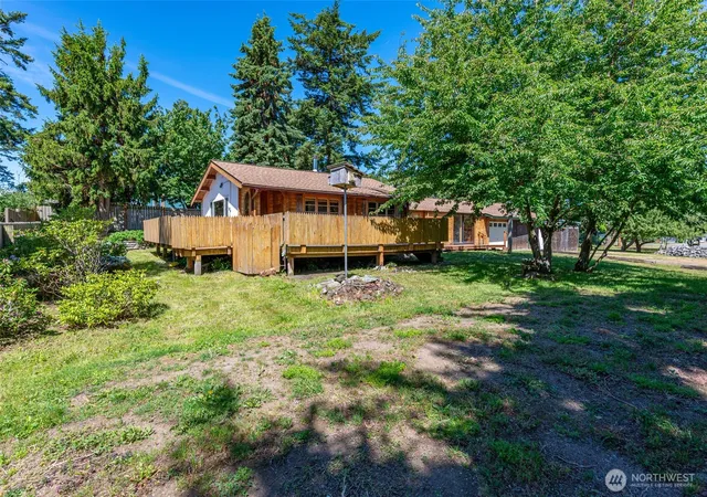 Photo 2 of Single family home for sale at 1731 Stephen St, Oak Harbor, WA 98277 | MLS# NWM2540300 | Listing updated on 2026-09-22