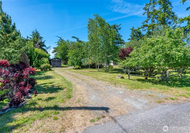 Photo 3 of Single family home for sale at 1731 Stephen St, Oak Harbor, WA 98277 | MLS# NWM2540300 | Listing updated on 2026-09-22