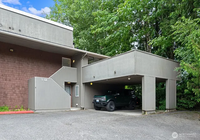 Photo 2 of Sale Pending at 11201 3rd Avenue Se #3H, Everett, WA 98208 | MLS# NWM2540376 | Listing updated on 2026-09-25