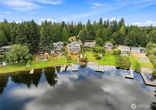 Photo 4 of Single family home for sale at 30848 W Lk Morton Dr SE, Kent, WA 98042 | MLS# NWM2540734 | Listing updated on 2026-09-22
