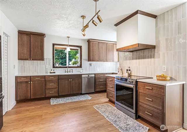 Photo 2 of Single family home for sale at 4212 Westside Hwy, Castle Rock, WA 98611 | MLS# NWM2540821 | Listing updated on 2026-09-22