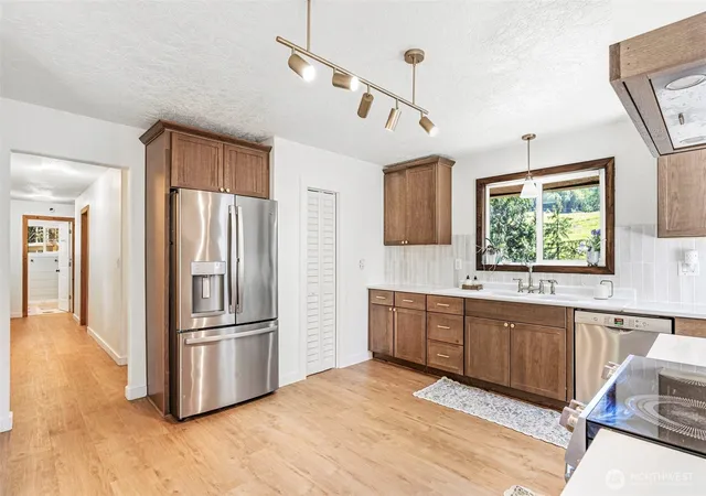 Photo 3 of Single family home for sale at 4212 Westside Hwy, Castle Rock, WA 98611 | MLS# NWM2540821 | Listing updated on 2026-09-22