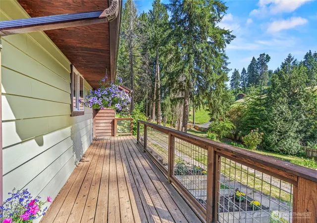 Photo 4 of Single family home for sale at 4212 Westside Hwy, Castle Rock, WA 98611 | MLS# NWM2540821 | Listing updated on 2026-09-22