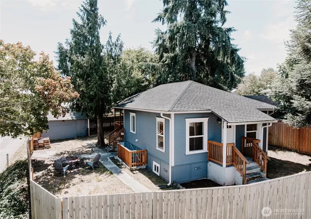 Photo 3 of Single family home for sale at 3714 22nd Street, Everett, WA 98201 | MLS# NWM2540834 | Listing updated on 2026-09-22