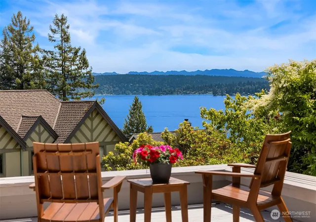 Photo 1 of Single family home for sale at 4529 E Laurel Dr Ne, Seattle, WA 98105 | MLS# NWM2541141 | Listing updated on 2026-09-25