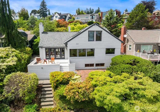 Photo 2 of Single family home for sale at 4529 E Laurel Dr Ne, Seattle, WA 98105 | MLS# NWM2541141 | Listing updated on 2026-09-25