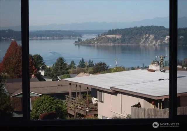 Photo 3 of House for sale at 1911 -1915 Willow Ln W, University Place, WA 98466 | MLS# NWM2541333 | Listing updated on 2026-09-22