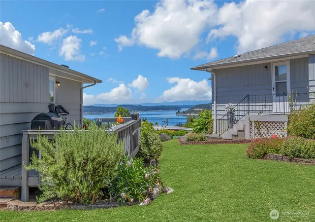 Photo 3 of Sale Pending at 1917  1919 Willow Ln W, University Place, WA 98466 | MLS# NWM2541334 | Listing updated on 2026-09-25