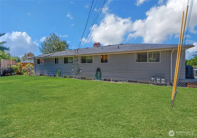 Photo 4 of Sale Pending at 1917 -1919 Willow Ln W, University Place, WA 98466 | MLS# NWM2541334 | Listing updated on 2026-09-25