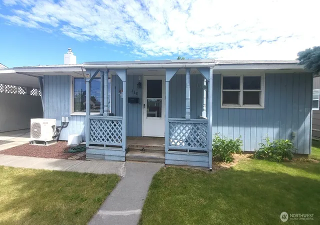 Photo 2 of Single family home for sale at 268 Park Pl Se, Ephrata, WA 98823 | MLS# NWM2541392 | Listing updated on 2026-09-22