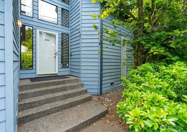 Photo 4 of Single family home for sale at 3920 Browns Point Blvd, Tacoma, WA 98422 | MLS# NWM2541408 | Listing updated on 2026-09-22